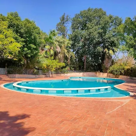 In Con Piscina Apartment
